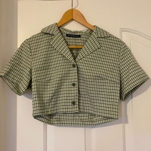 Cute plaid button up brandy crop 🌱